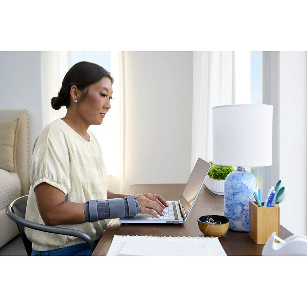 Futuro Deluxe Wrist Stabilizer